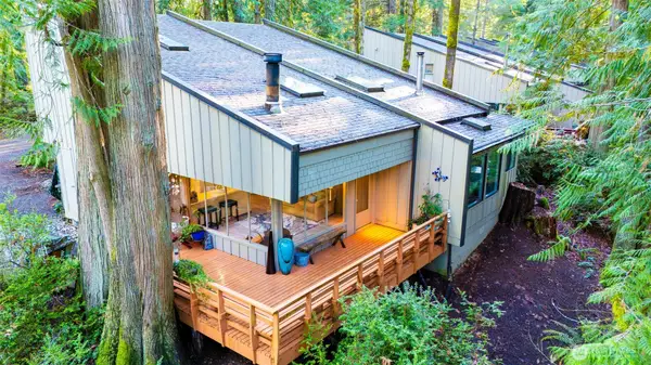 681 E Pointes Drive W, Shelton, WA 98584