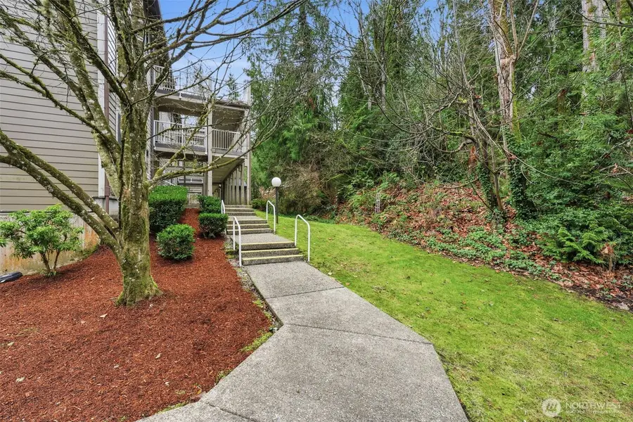 206 Mountain Park Boulevard Sw #D204, Issaquah, WA 98027 - Image #2