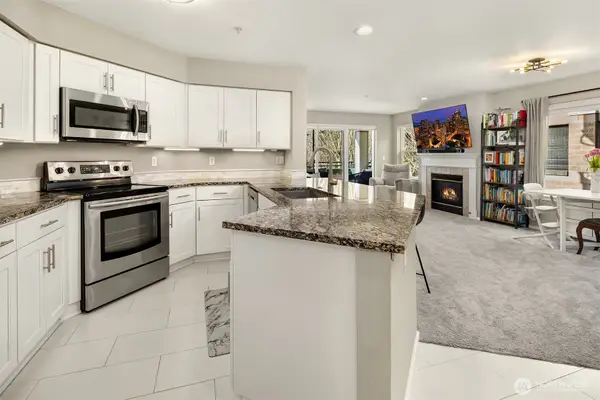 8750 Greenwood Avenue N #S208, Seattle, WA 98103