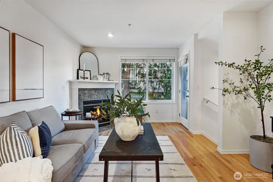 12017 32nd Avenue Ne #B, Seattle, WA 98125 - Image #2