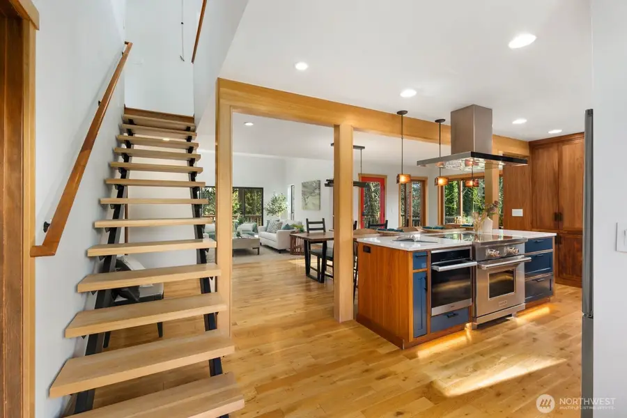 23208 107th Avenue Sw, Vashon, WA 98070 - Image #2