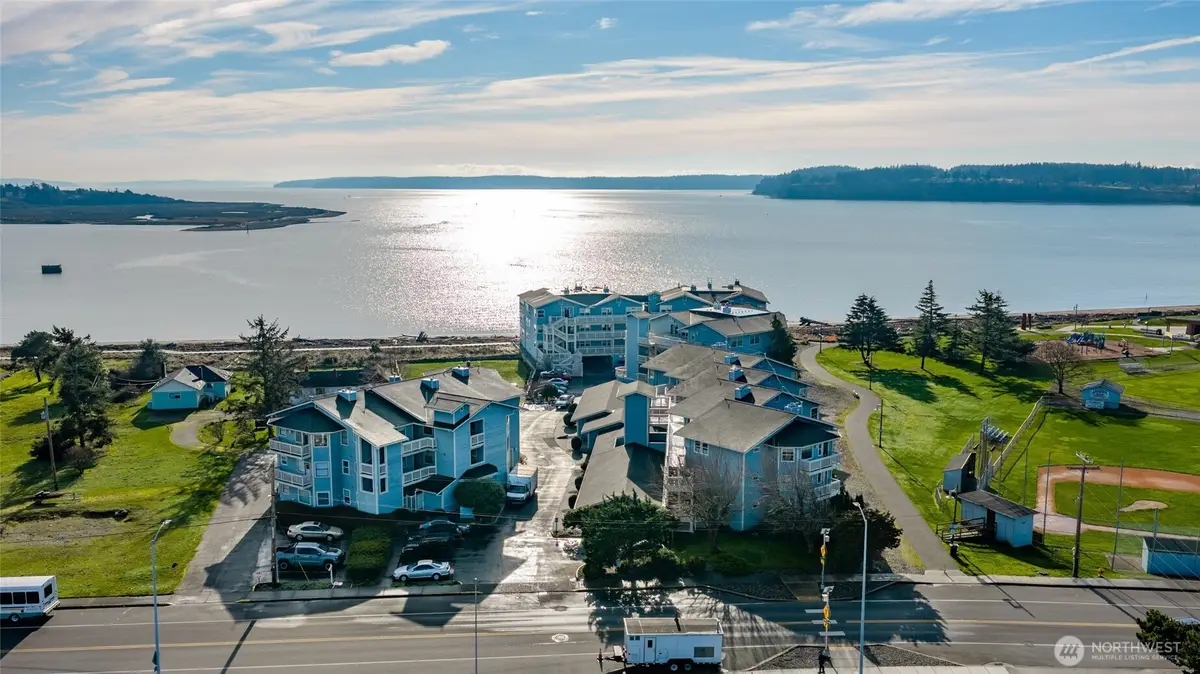 651 SE Bayshore #B301, Oak Harbor, WA 98277 - Image #1