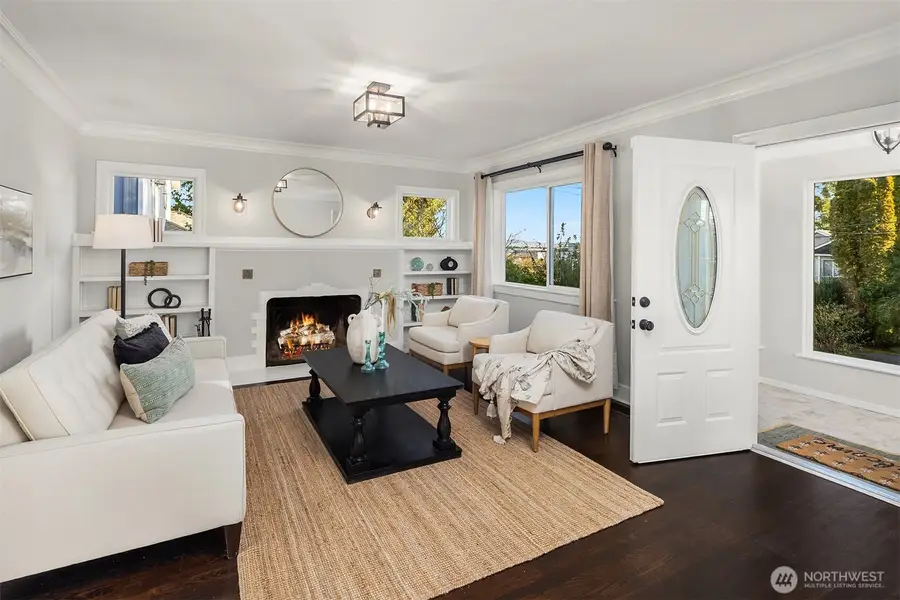 716 N 96th Street, Seattle, WA 98103 - Image #2