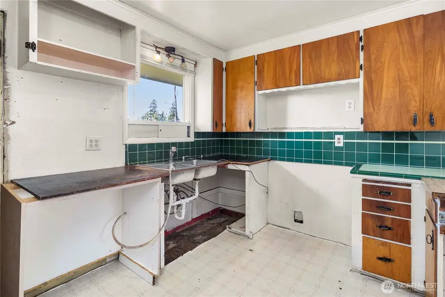 1621 N 103rd Street, Seattle, WA 98133 - Image #3