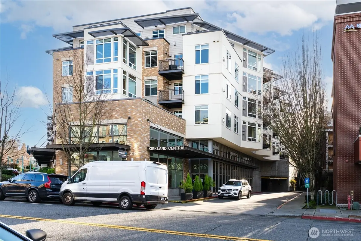 211 Kirkland Ave #415, Kirkland, WA 98033 - Image #1