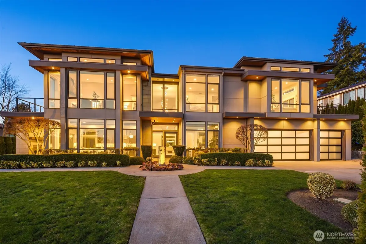 9216 NE 13th St, Clyde Hill, WA 98004 - Image #1