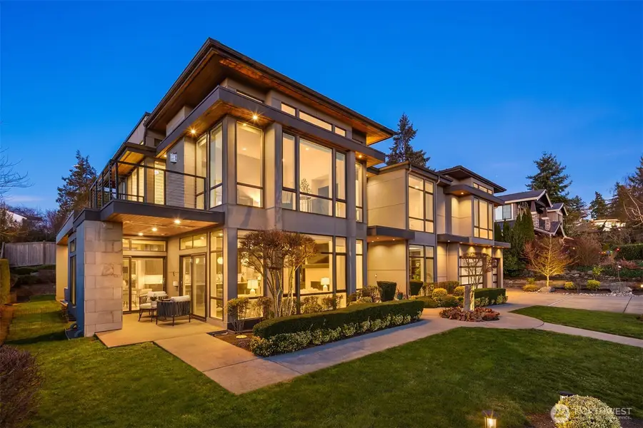 9216 NE 13th St, Clyde Hill, WA 98004 - Image #3