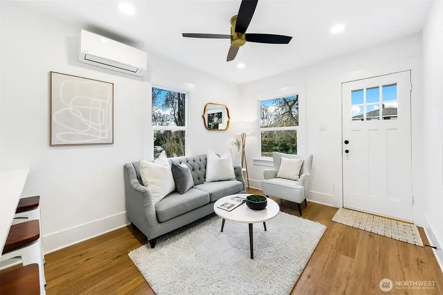 6018 41st Avenue Sw, Seattle, WA 98136 - Image #2