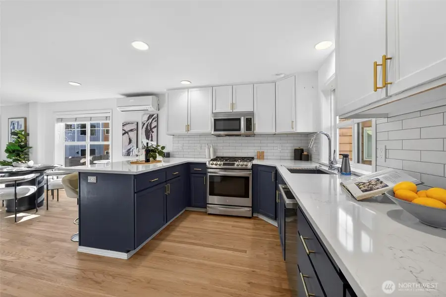 3828 Interlake Avenue N #A, Seattle, WA 98103 - Image #2