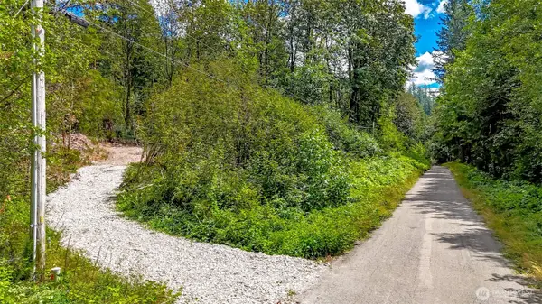 1110 350th Avenue Se #4, Snoqualmie, WA 98065