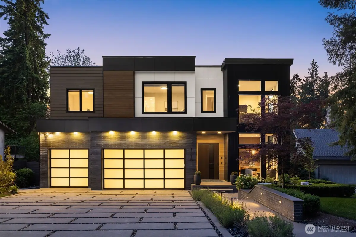 1215 96th Avenue Se, Bellevue, WA 98004 - Image #1