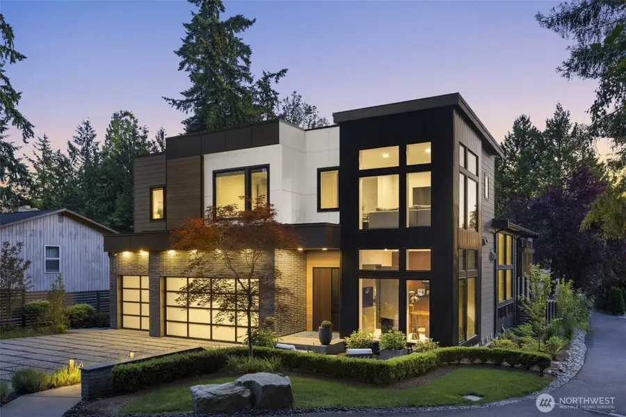 1215 96th Avenue Se, Bellevue, WA 98004 - Image #2