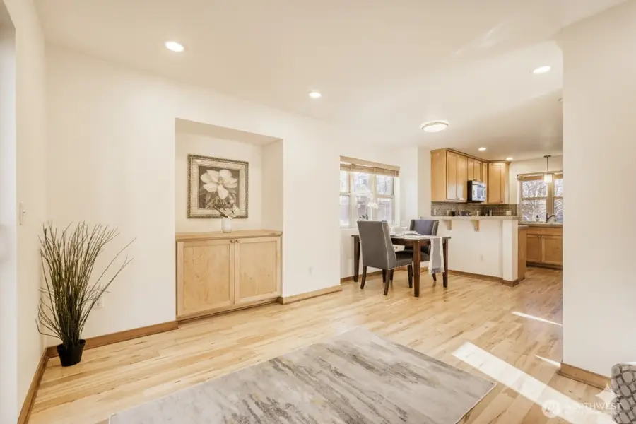 9010 18th Ave Sw, Seattle, WA 98106 - Image #3