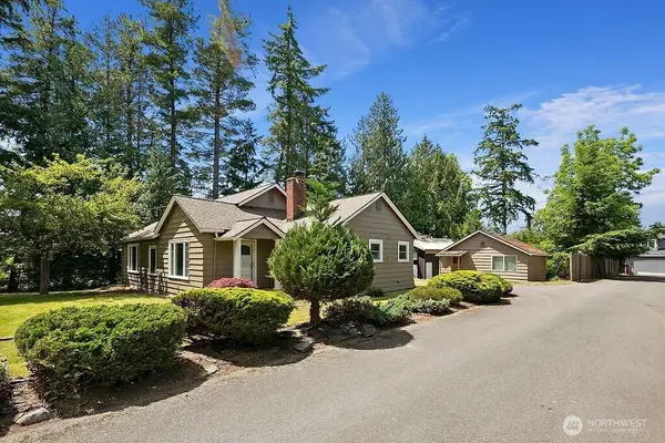 1564 Serpentine Place, Shoreline, WA 98155