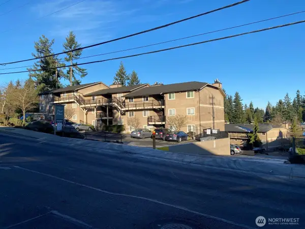 323 75th Street Se #B10, Everett, WA 98203