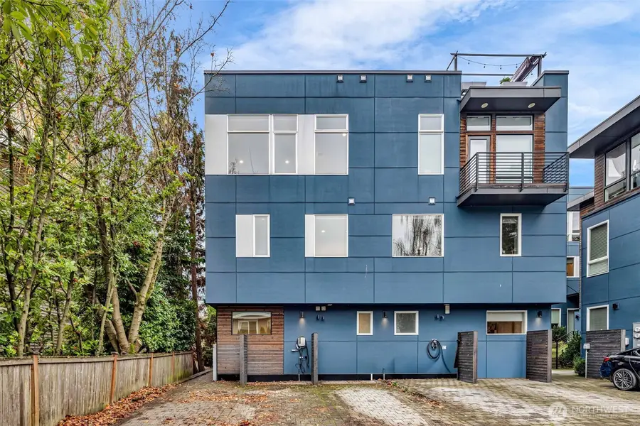 9732 Woodlawn Avenue N #A, Seattle, WA 98103 - Image #3