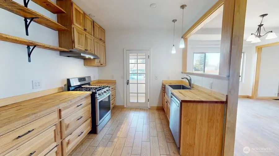 330 N Alder Street, Burlington, WA 98233 - #3