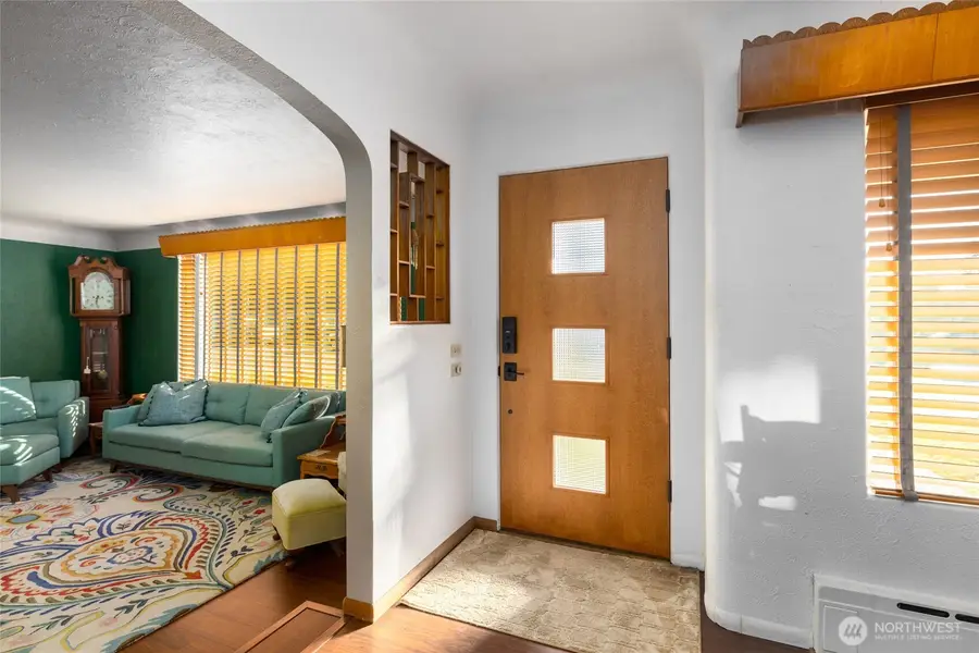 615 Dean Drive, Sedro Woolley, WA 98284 - Image #2