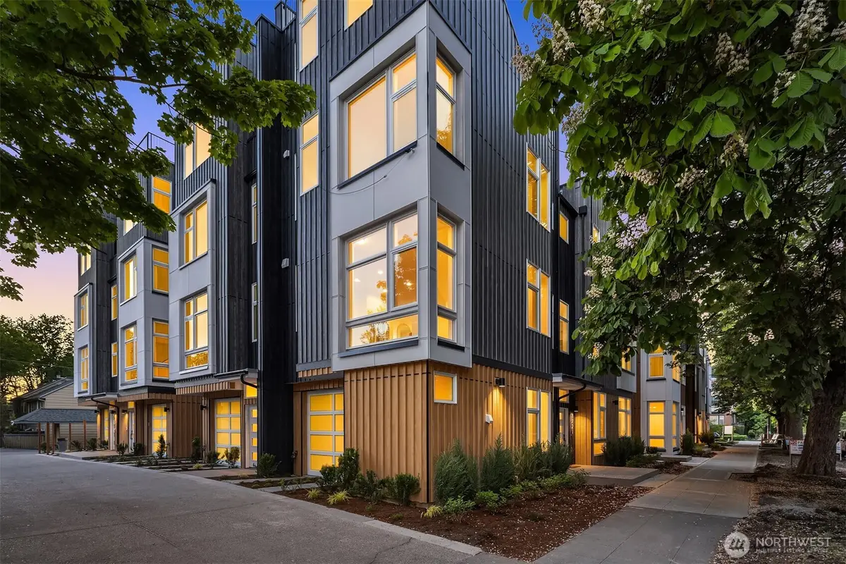 1715 17th Avenue, Seattle, WA 98122 - Image #1