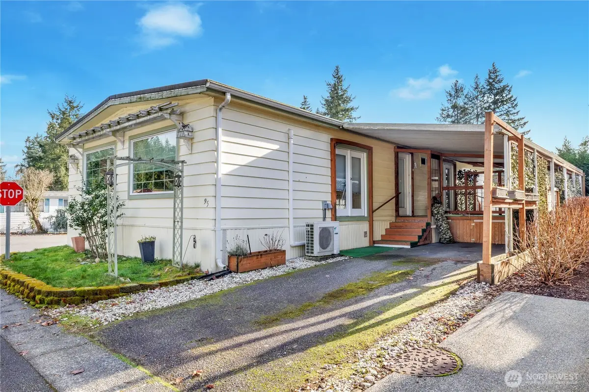 18425 NE 95th Street, Redmond, WA 98052 - Image #1