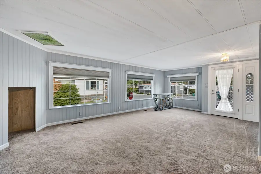 18425 NE 95th Street, Redmond, WA 98052 - Image #3