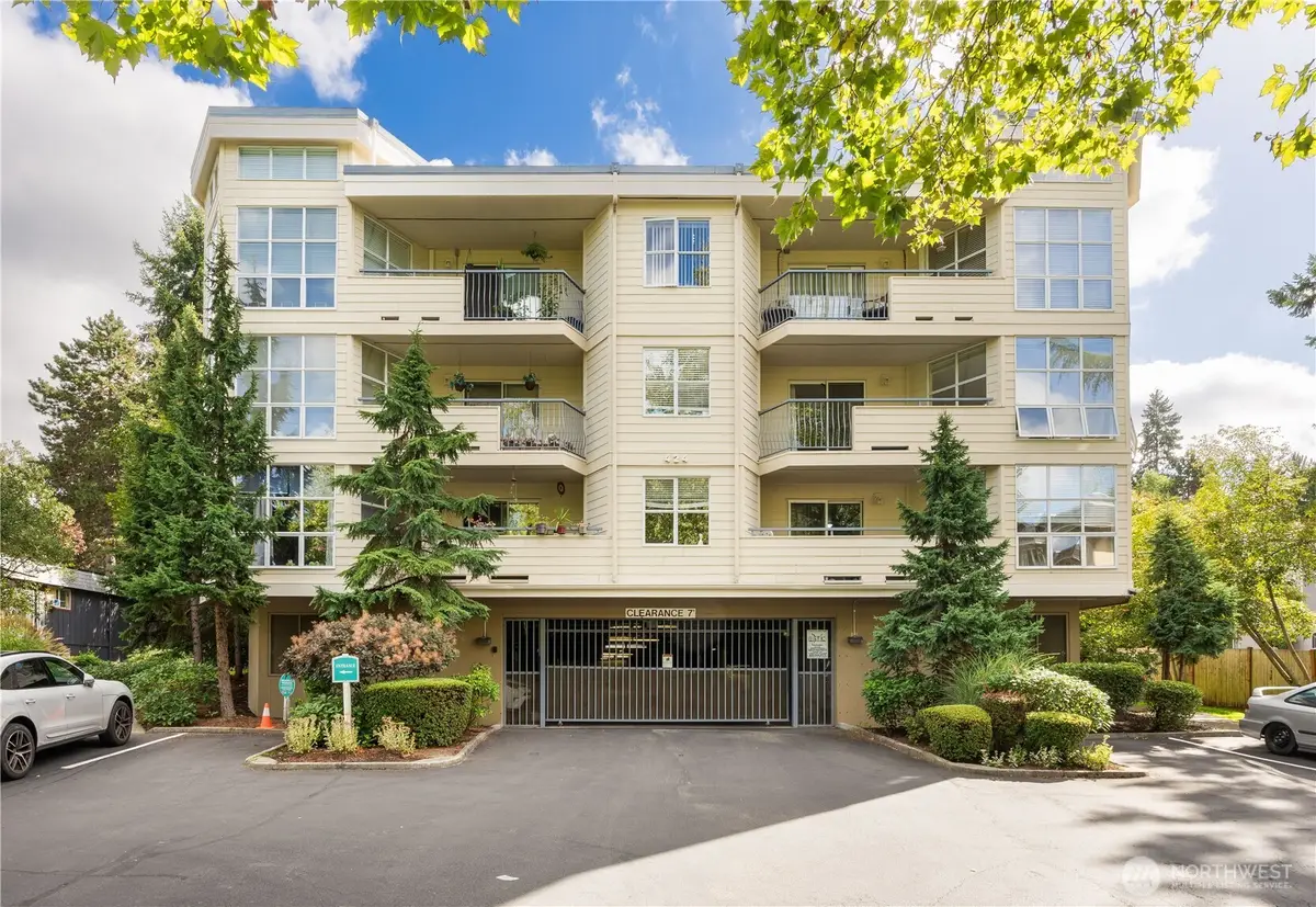 424 102nd Street Se #108, Bellevue, WA 98004 - Image #1