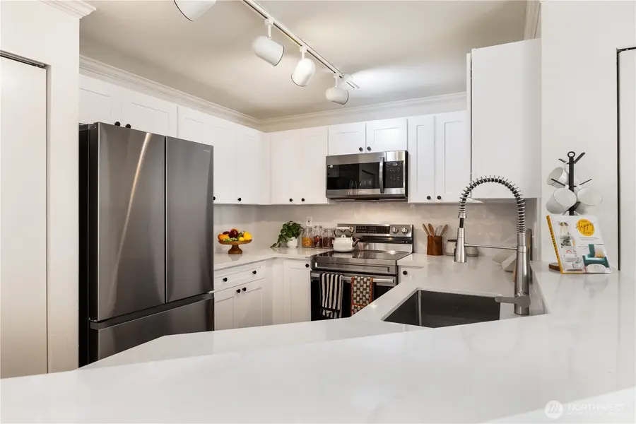 424 102nd Street Se #108, Bellevue, WA 98004 - Image #2