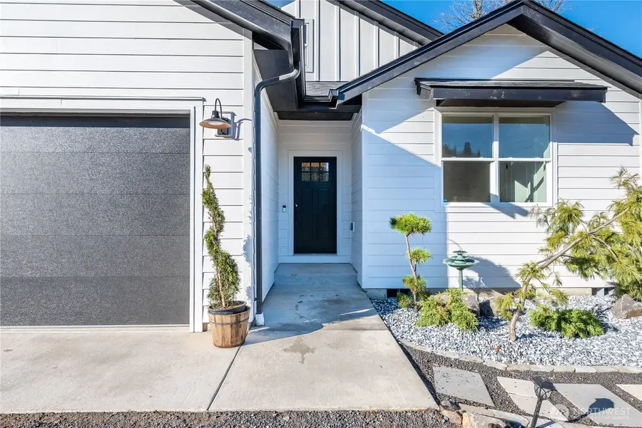 176 Wake Robin Lane, Longview, WA 98632 - Image #2