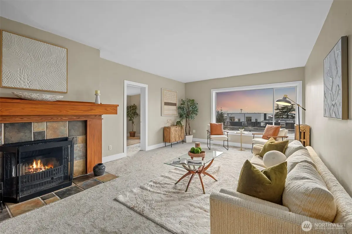 630 13th Avenue E, Seattle, WA 98102 - Image #1