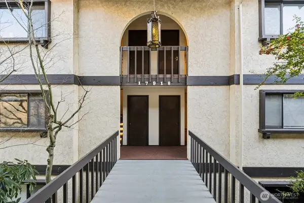 17918 23rd Lane Ne #F201, Shoreline, WA 98155