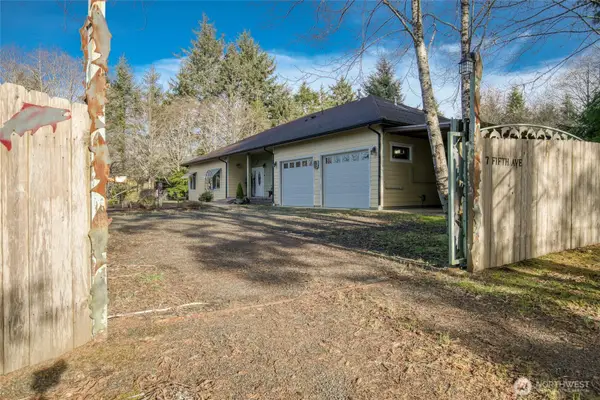 2695 State Route 109, Ocean Shores, WA 98569