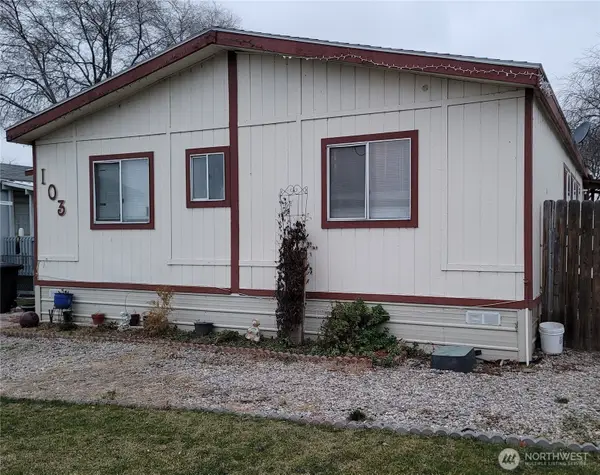 3010 W Peninsula Drive #103, Moses Lake, WA 98837