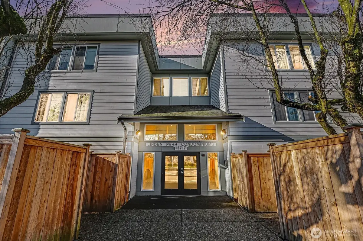 13717 Linden Avenue N #229, Seattle, WA 98133 - Image #1