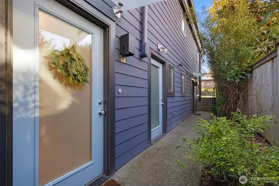 1519 5th Avenue W #2, Seattle, WA 98119 - Image #2