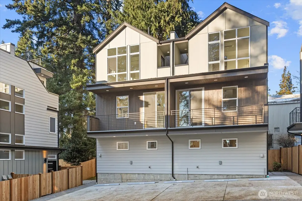 10746 Interlake Avenue N, Seattle, WA 98133 - #1