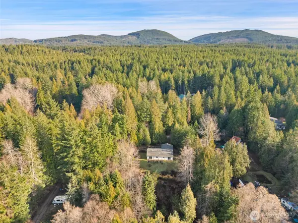 297 Lewis Road W, Seabeck, WA 98380