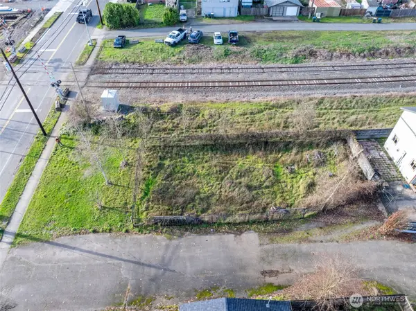 915 W 1st Street, Centralia, WA 98531