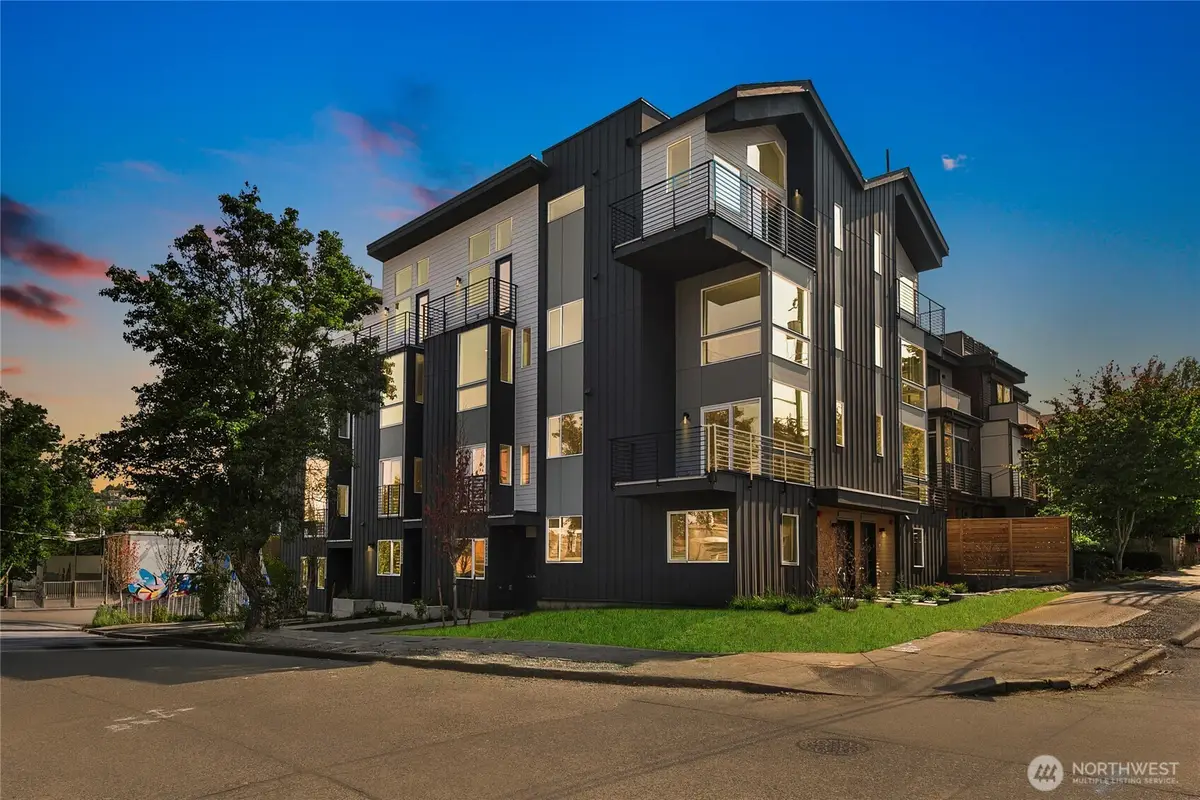 2019 W Bertona, Seattle, WA 98199 - #1