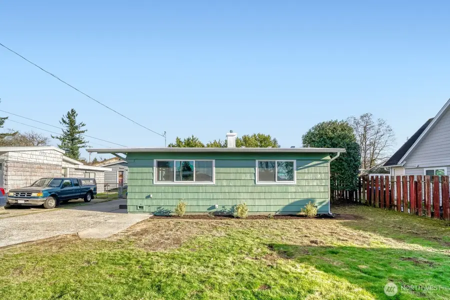 98056 768 Dayton Avenue Ne, Renton, WA 98056 - Image #2