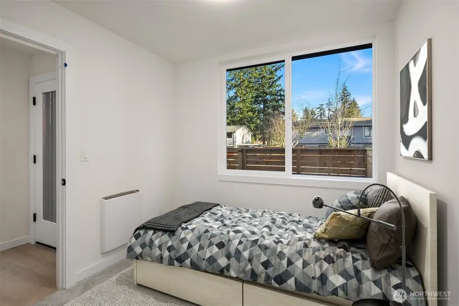 18017 2nd Avenue Ne #B, Seattle, WA 98155 - Image #2