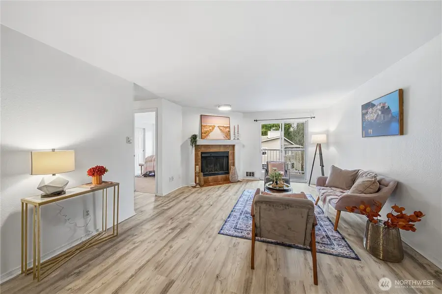 1144 N 198th Street #E304, Shoreline, WA 98133 - Image #2