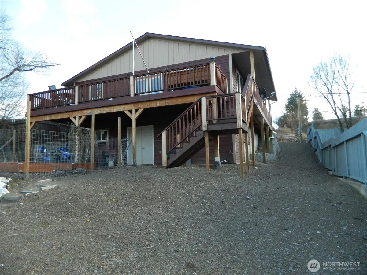 311 Tonasket Avenue, Tonasket, WA 98855 - #1