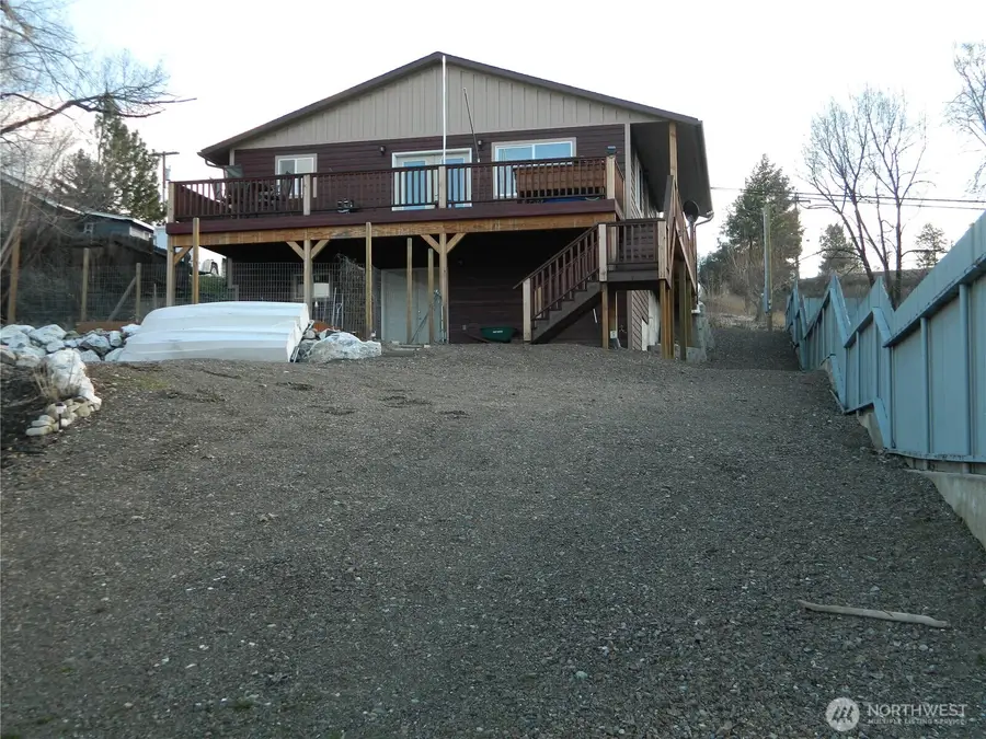 311 Tonasket Avenue, Tonasket, WA 98855 - #2