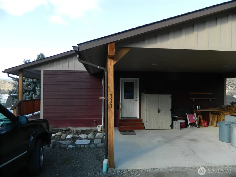 311 Tonasket Avenue, Tonasket, WA 98855 - #3
