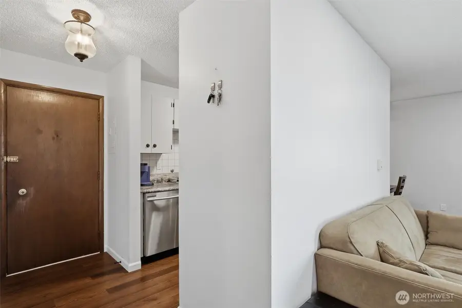 10457 Des Moines Memorial Drive S #307, Seattle, WA 98168 - Image #2