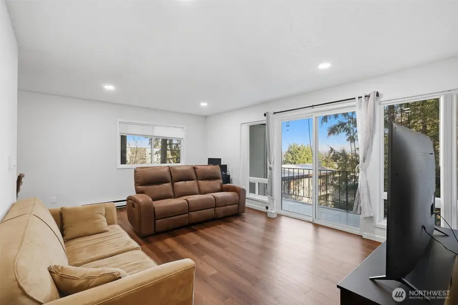 10457 Des Moines Memorial Drive S #307, Seattle, WA 98168 - Image #3