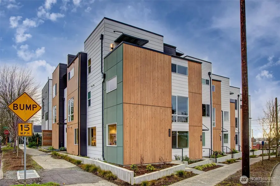 6400 Fauntleroy Way Sw, Seattle, WA 98136 - Image #3