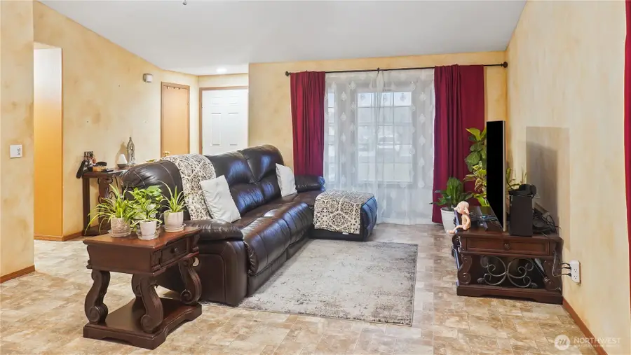 925 S 11th Avenue, Othello, WA 99344 - Image #2