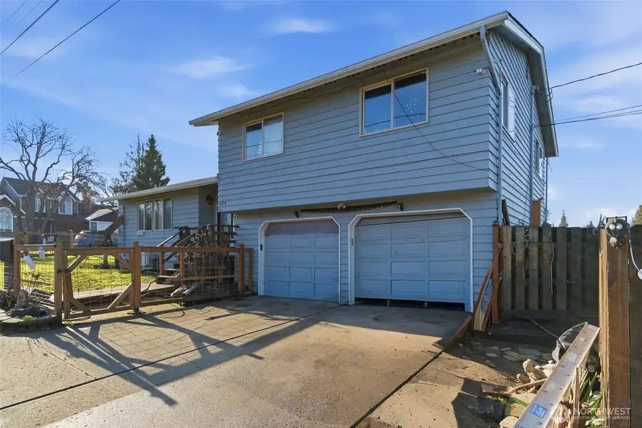 2208 S Lincoln Street, Port Angeles, WA 98362 - Image #2