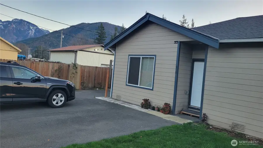 918 Orchard Avenue, Gold Bar, WA 98251 - Image #2